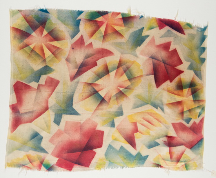 Образец ткани с рисунком Л.В. Маяковской: «Многоцветные геометрические формы»